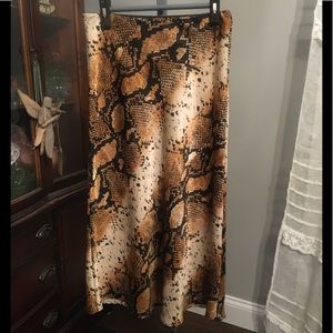 La Luxe Silky Leopard Skirt sz Small